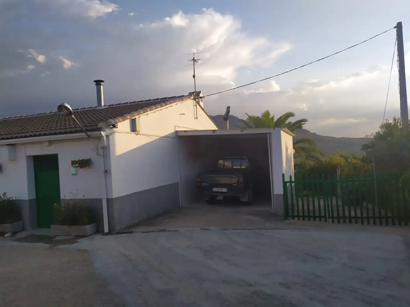 Aparcament de Finca rústica en venda en Quesada amb Calefacció, Jardí privat i Terrassa