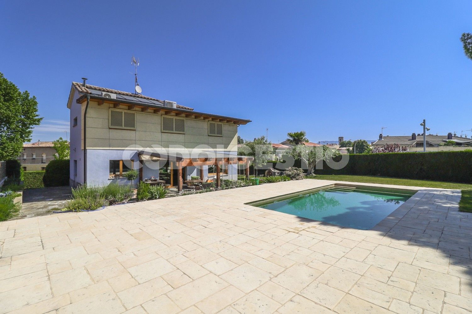 Exterior view of House or chalet for sale in Manlleu  with Terrace