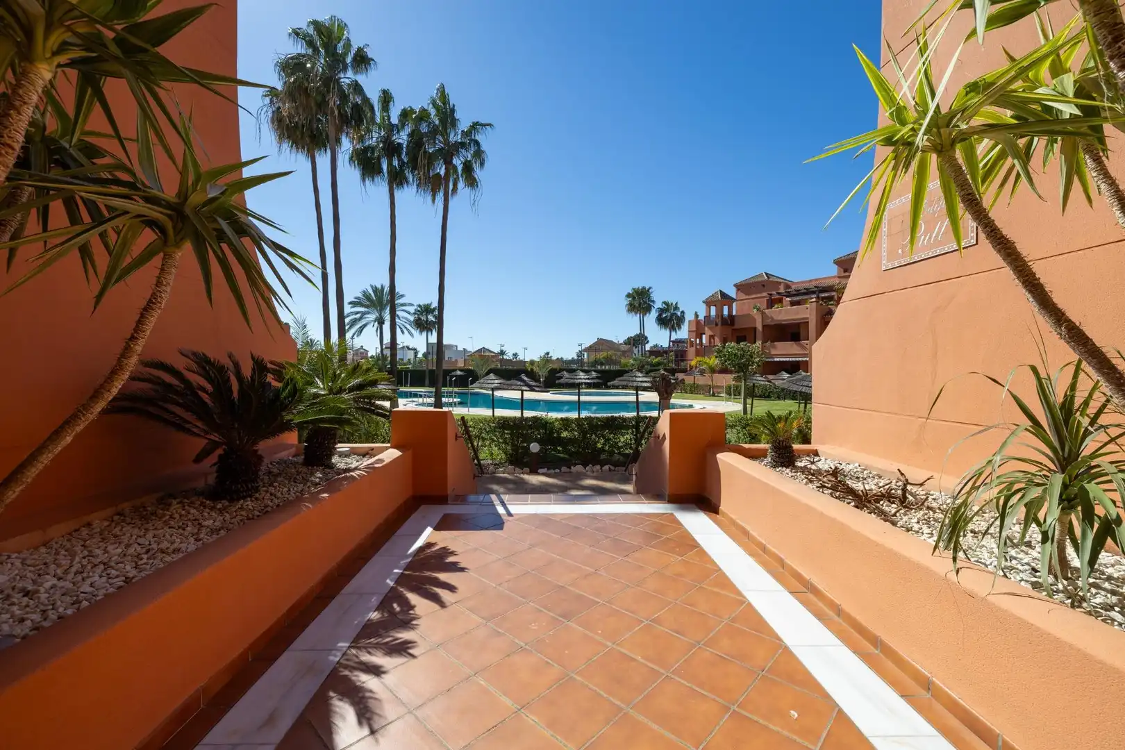 Außenansicht von Dachboden zum Verkauf in Motril mit Klimaanlage, Terrasse und Abstellraum