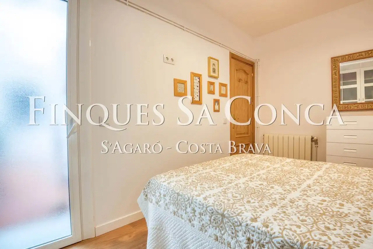 Habitación de Apartamento en venta en Sant Feliu de Guíxols con Calefacción y Parquet