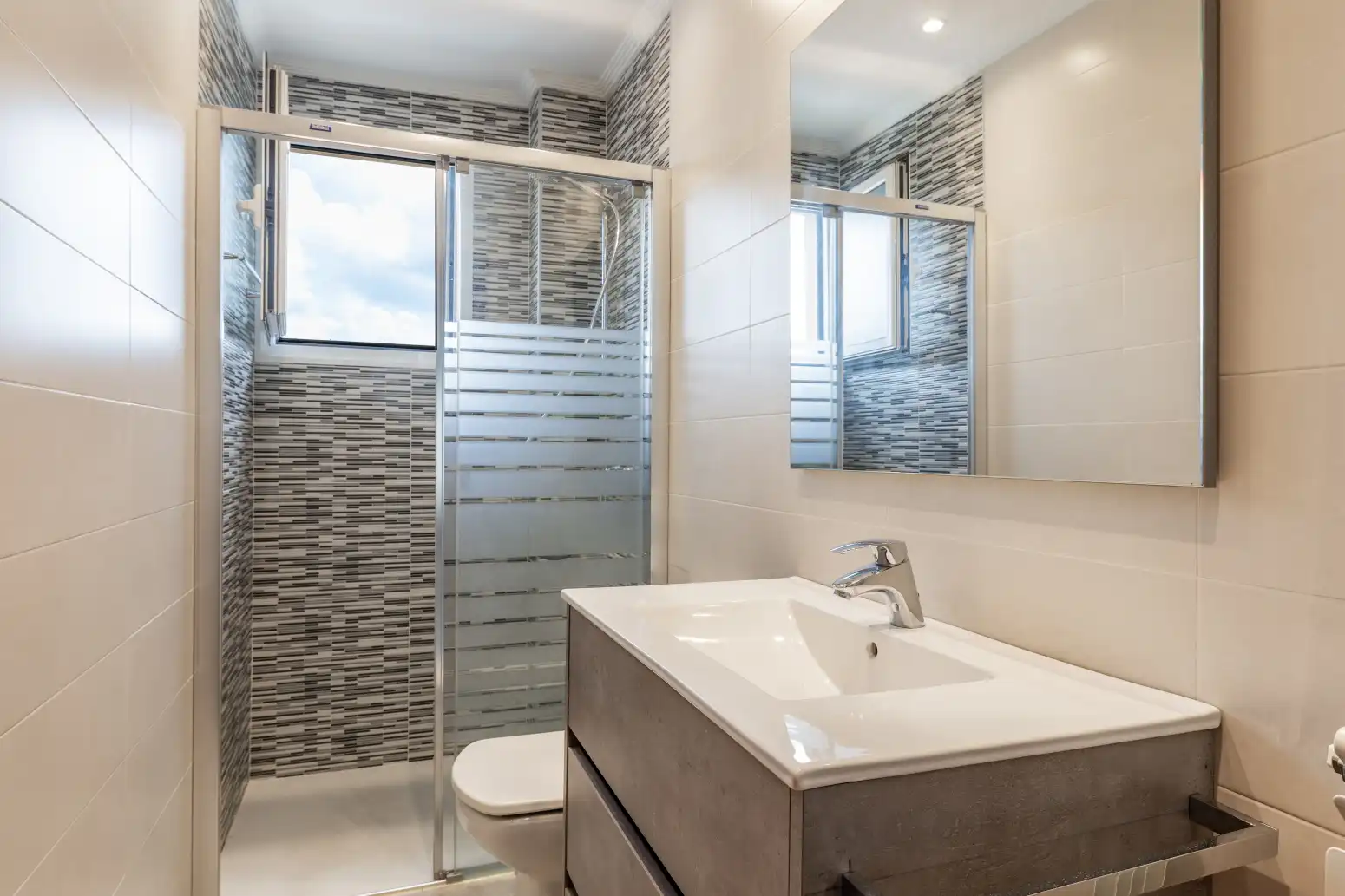 Badezimmer von Wohnung zum Verkauf in Hernani, Gipuzkoa