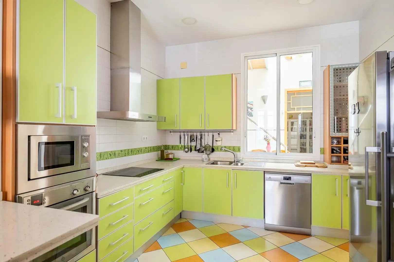 Kitchen of Houses for sale in Sevilla  with Air Conditioner, Terrace and Alarm
