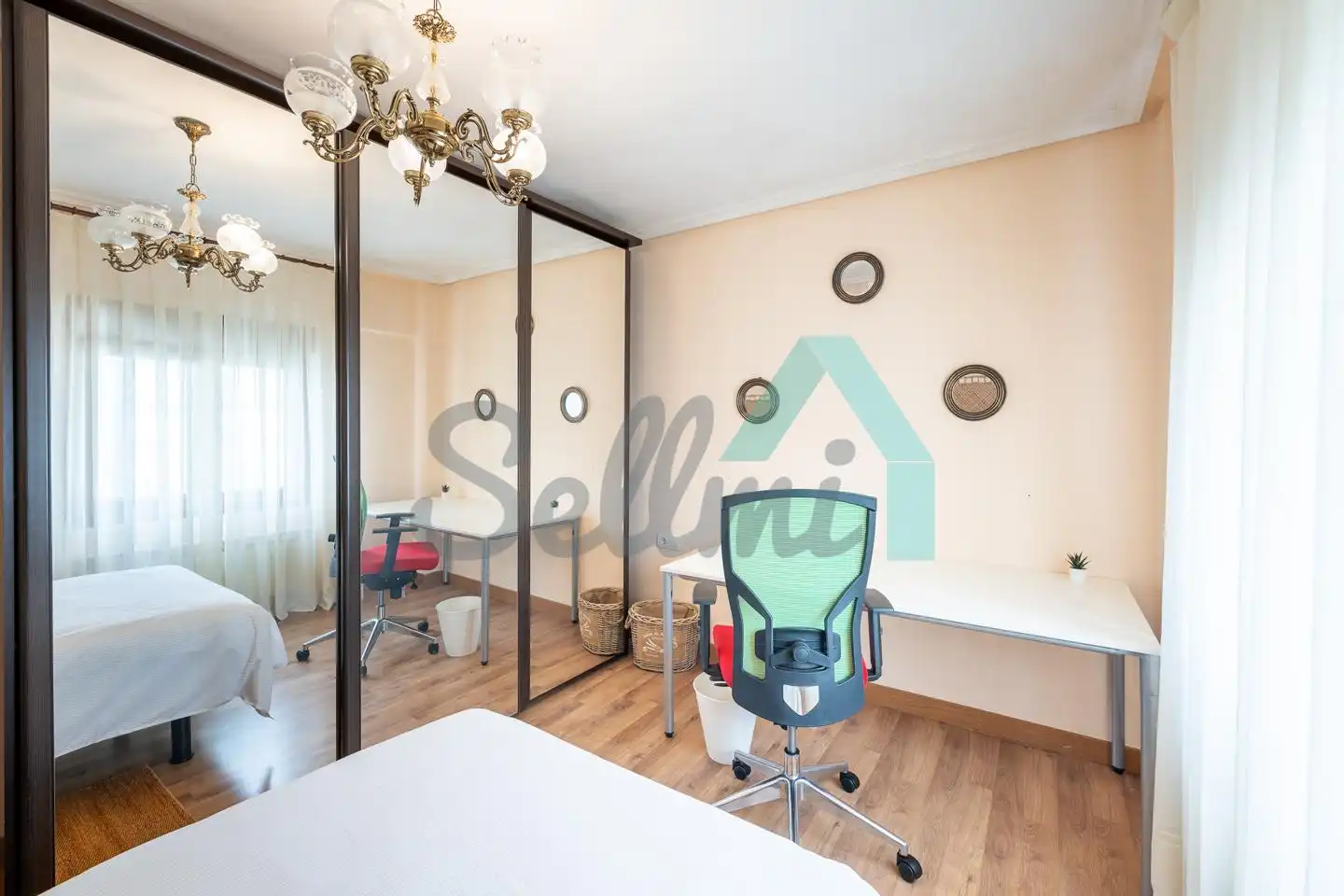 Bedroom of Flat for rent in Avilés  with Heating, Furnished and Internet