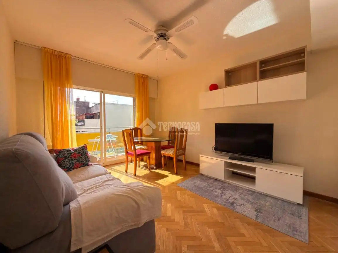 Sala de estar de Piso de alquiler en Madrid con Aire acondicionado, Calefacción y Terraza