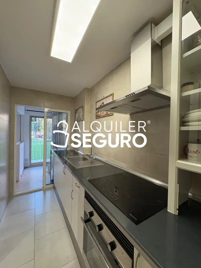 Kitchen of Flat for rent in Puente de Vallecas