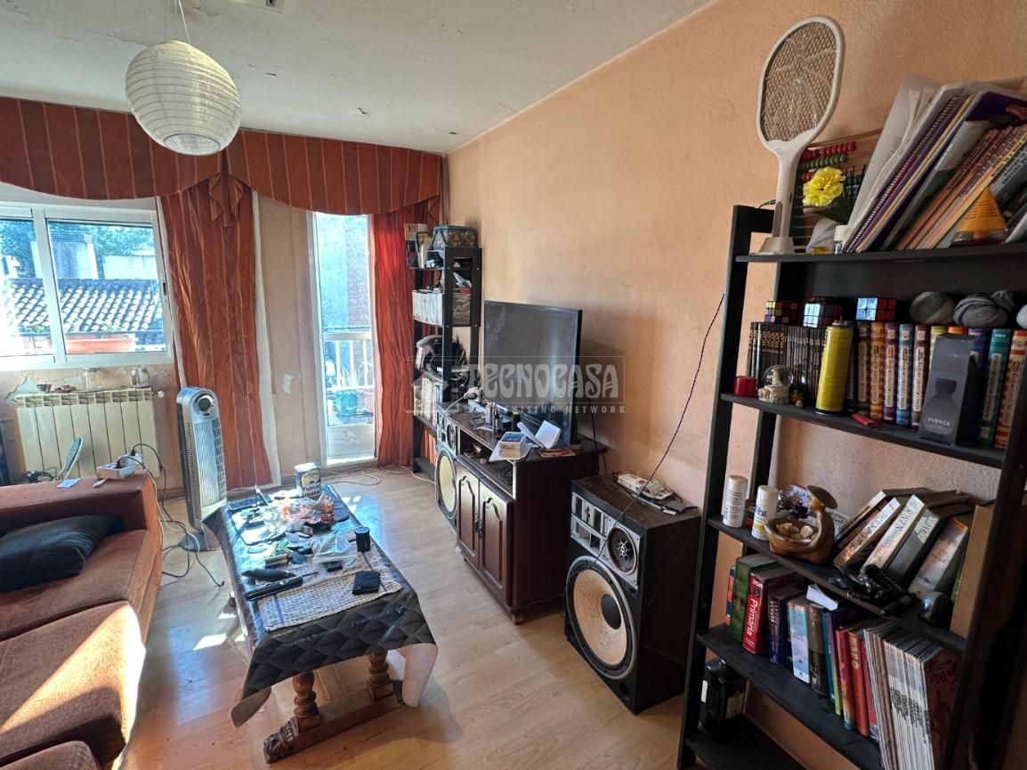 Living room of Flat for sale in Alcalá de Henares
