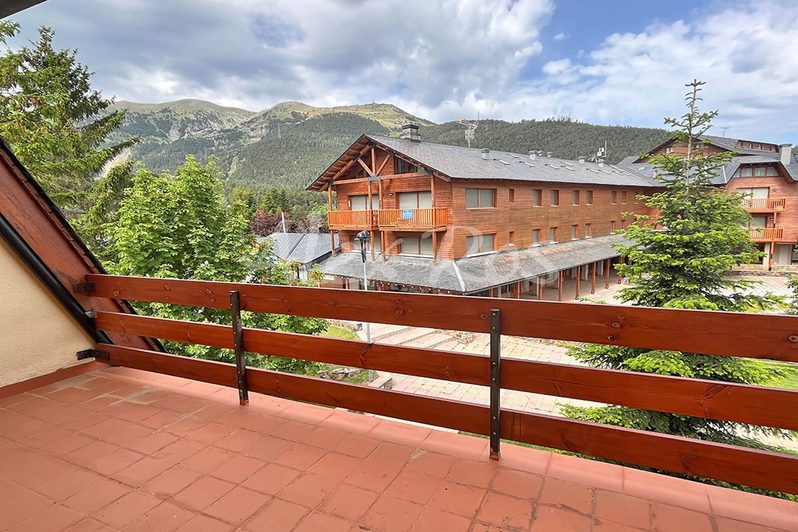 Apartment for sale in Supermolina. Edifici Pirineus, La Molina, Alp