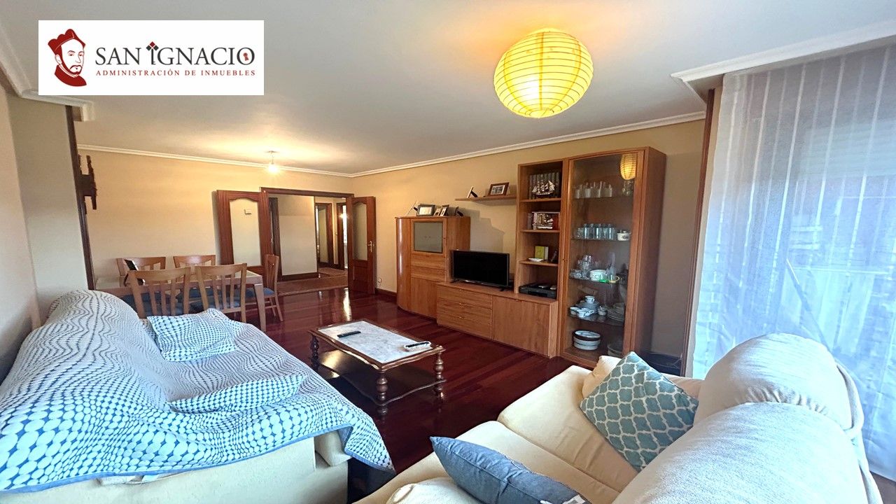 Living room of Flat for sale in Villarcayo de Merindad de Castilla la Vieja  with Heating, Terrace and Furnished