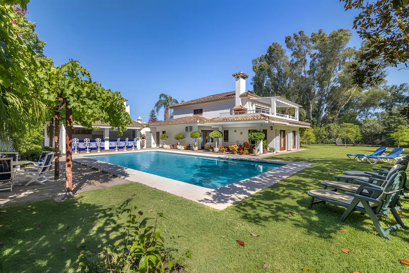 Casa amb piscina en venda a Estepona Pueblo, imagen 2