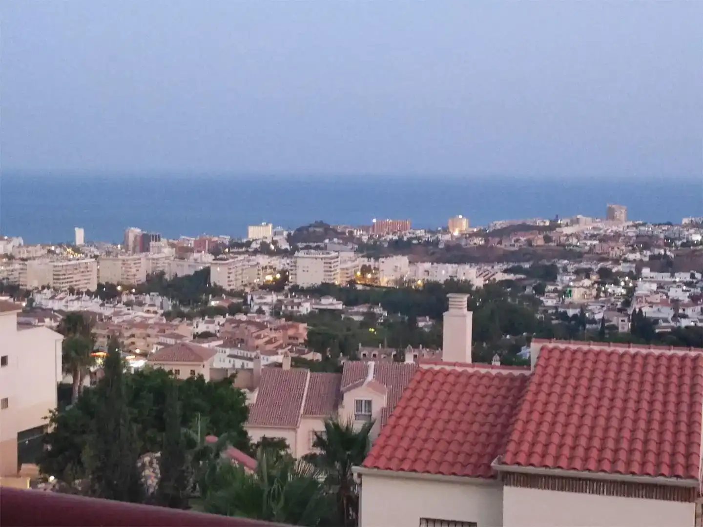 Vista exterior de Casa adosada de lloguer en Benalmádena