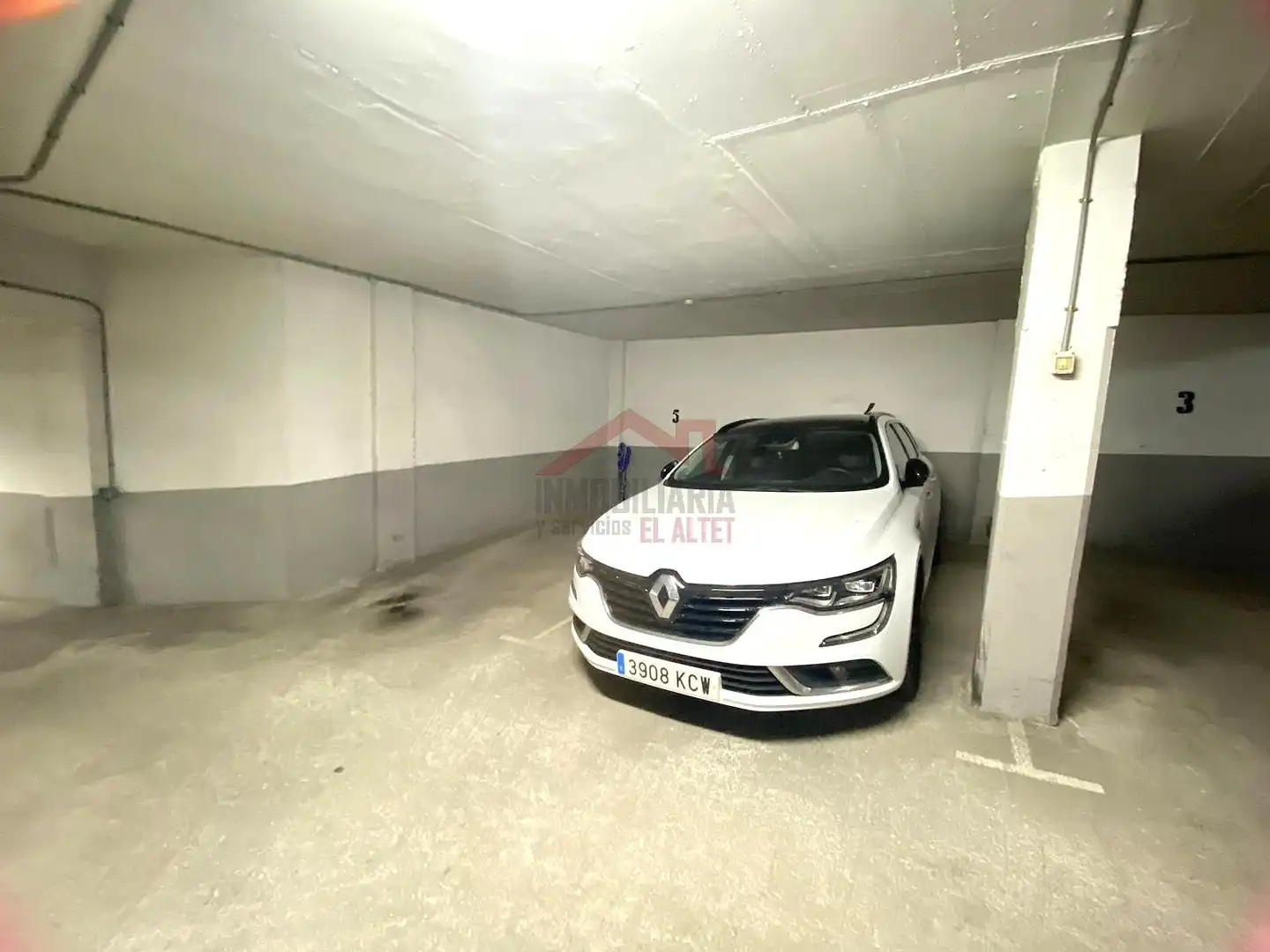 Parkplatz von Wohnung zum Verkauf in Elche / Elx mit Klimaanlage, Heizung und Ofen
