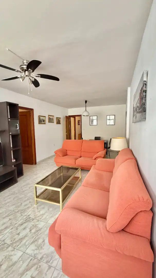 Sala de estar de Piso en venta en Madrid con Calefacción, Parquet y Amueblado