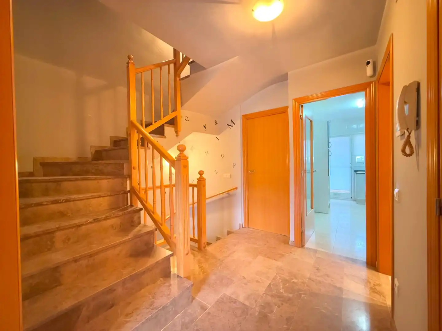 Casa adosada en venta en Reus con Jardín privado, Terraza y Trastero