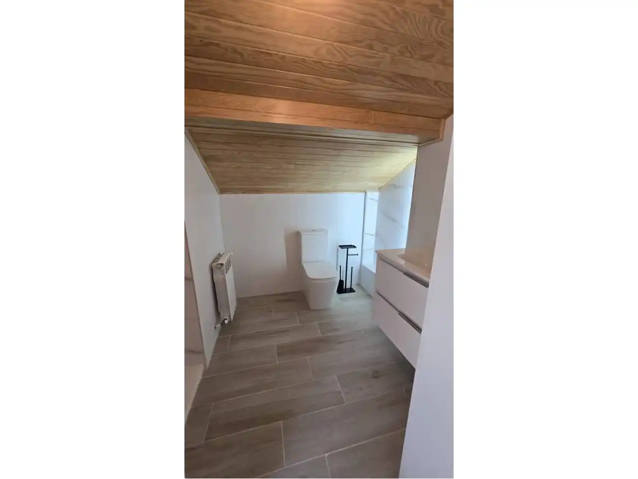 Baño de Casa adosada en venta en Vilagarcía de Arousa con Calefacción, Terraza y Amueblado