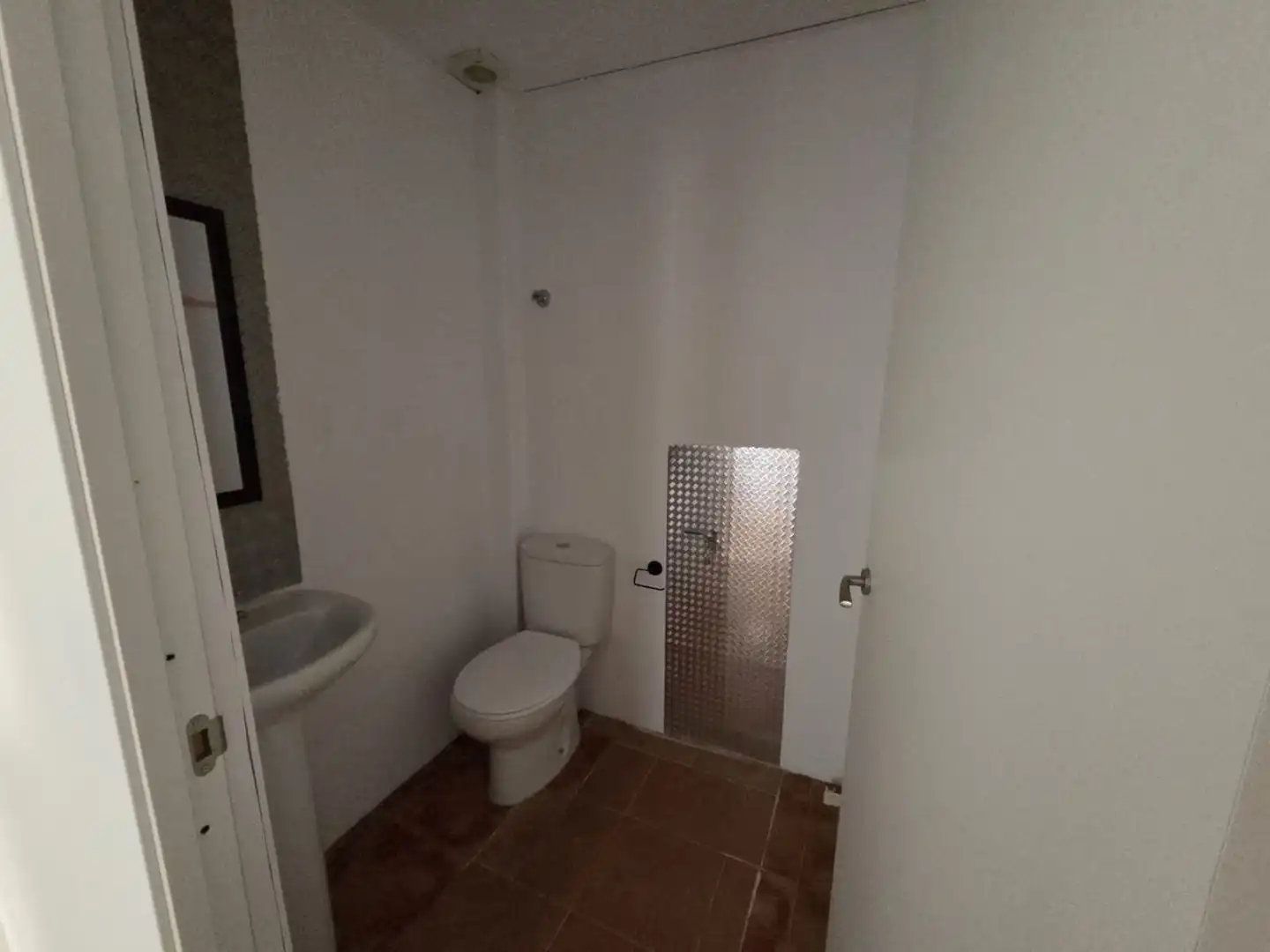 Baño de Local de alquiler en Alicante / Alacant con Terraza