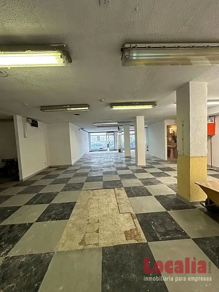 Local comercial en alquiler en Cuatro Caminos, imagen 6