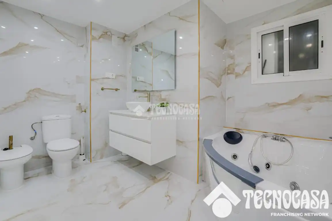Baño de Piso en venta en Barcelona con Aire acondicionado