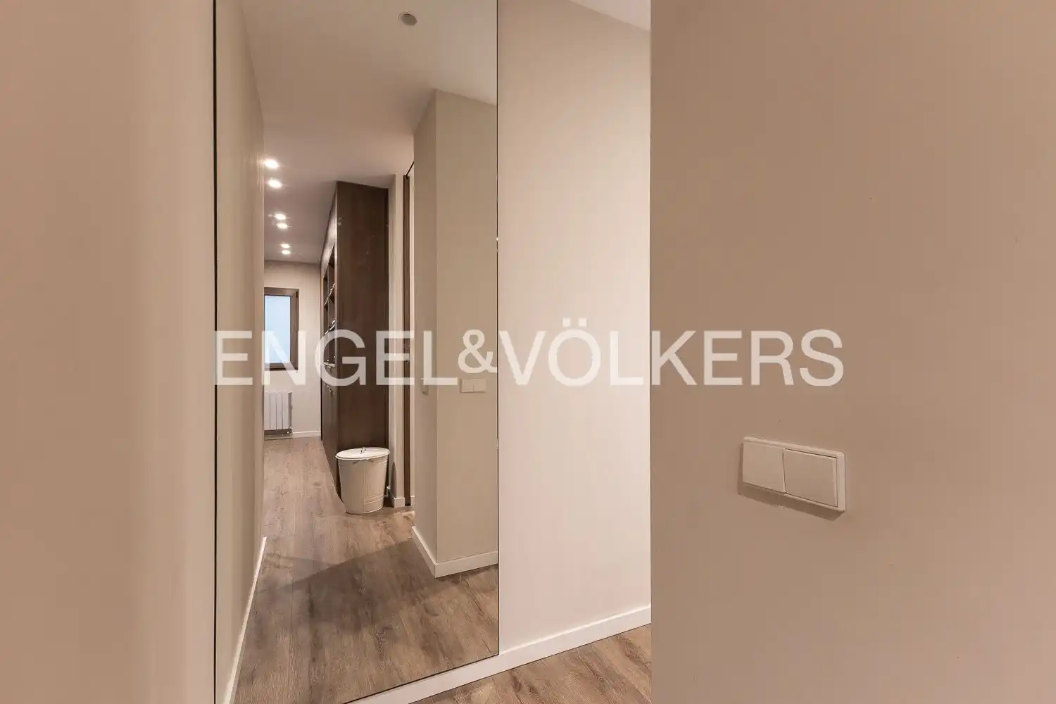 Wohnung zum Verkauf in Valencia mit Klimaanlage, Heizung und Terrasse