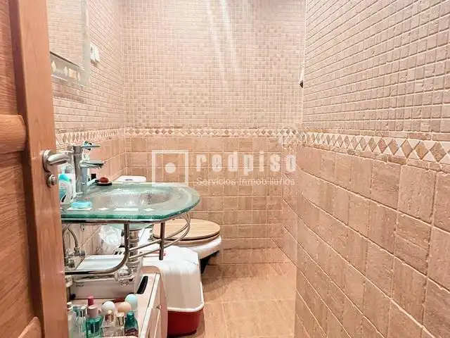 Badezimmer von Gebäude zum Verkauf in Madrid