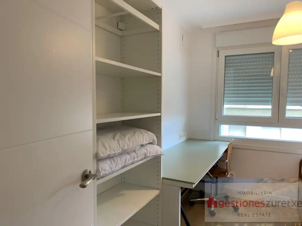Bedroom of Flat for rent in Bilbao 