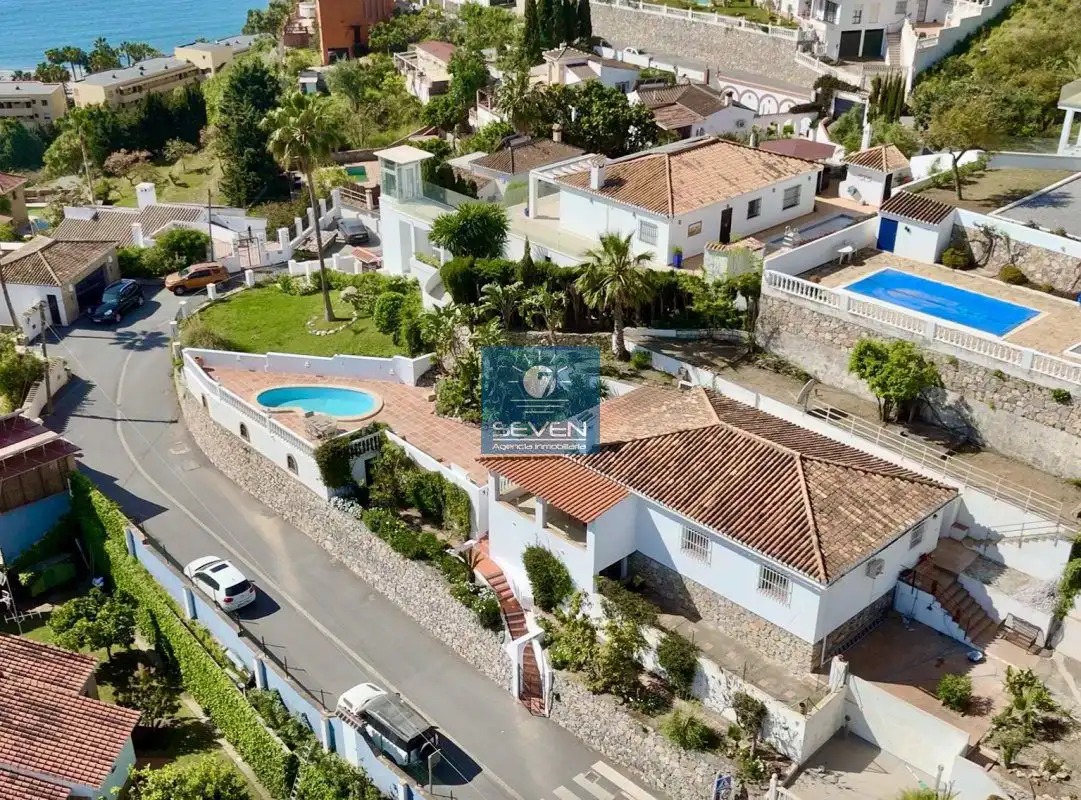 Vista exterior de Casa o chalet en venta en Almuñécar con Aire acondicionado, Calefacción y Jardín privado