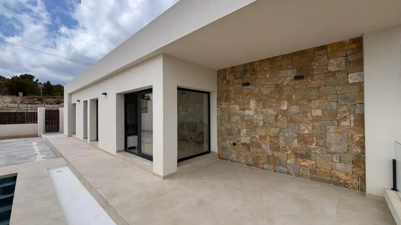 Vista exterior de Casa o chalet de alquiler en Finestrat con Aire acondicionado, Jardín privado y Piscina