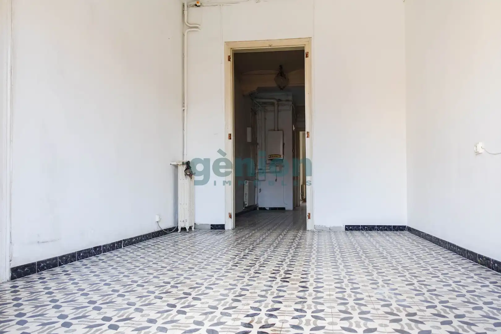 Piso en venta en Girona con Calefacción, Terraza y Balcón