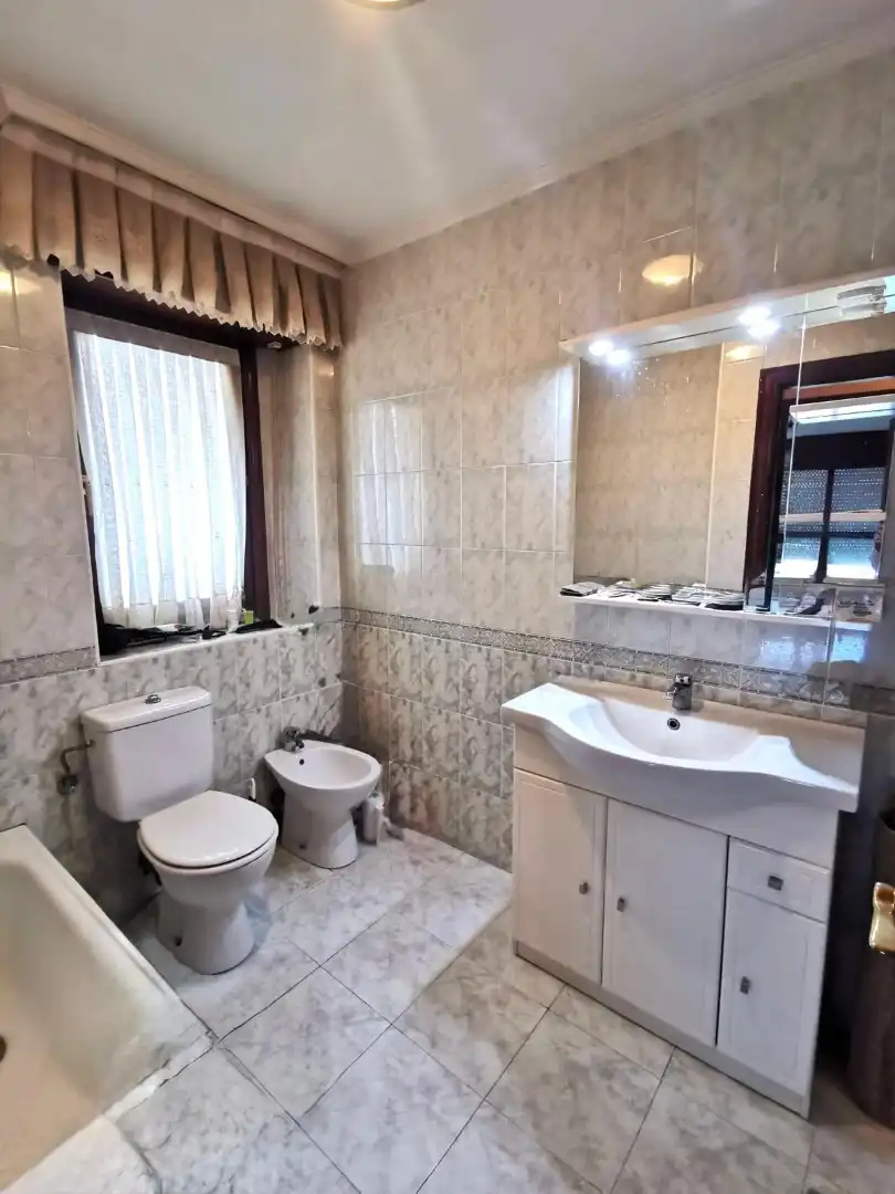 Baño de Casa adosada en venta en Castro-Urdiales con Calefacción, Jardín privado y Amueblado
