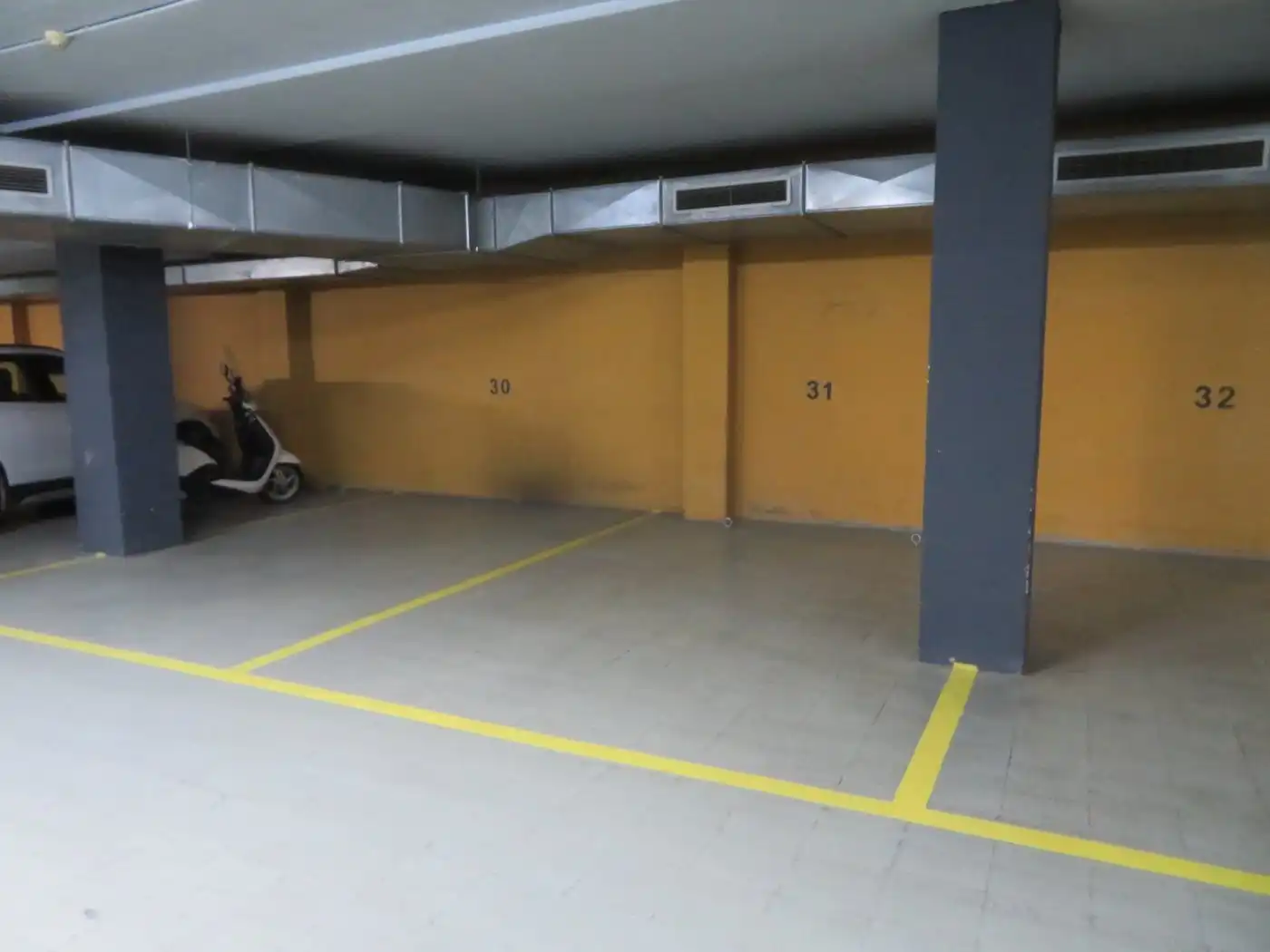 Parkplatz von Garage zur Miete in Ciutat Vella