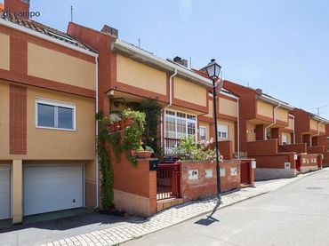 Terraced house for sale in Fuensaldaña