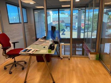 Bureau à louer à de la Industria