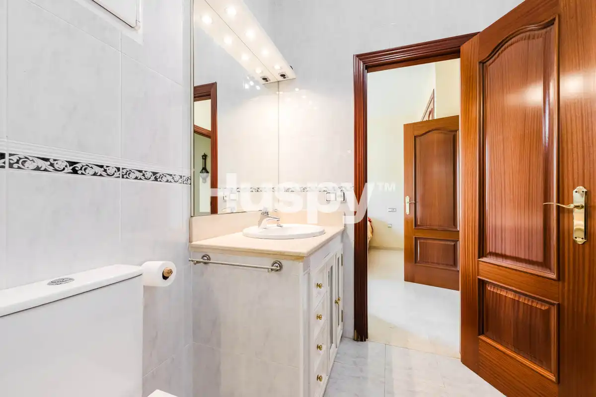 Bathroom of Houses for sale in Almensilla, Sevilla