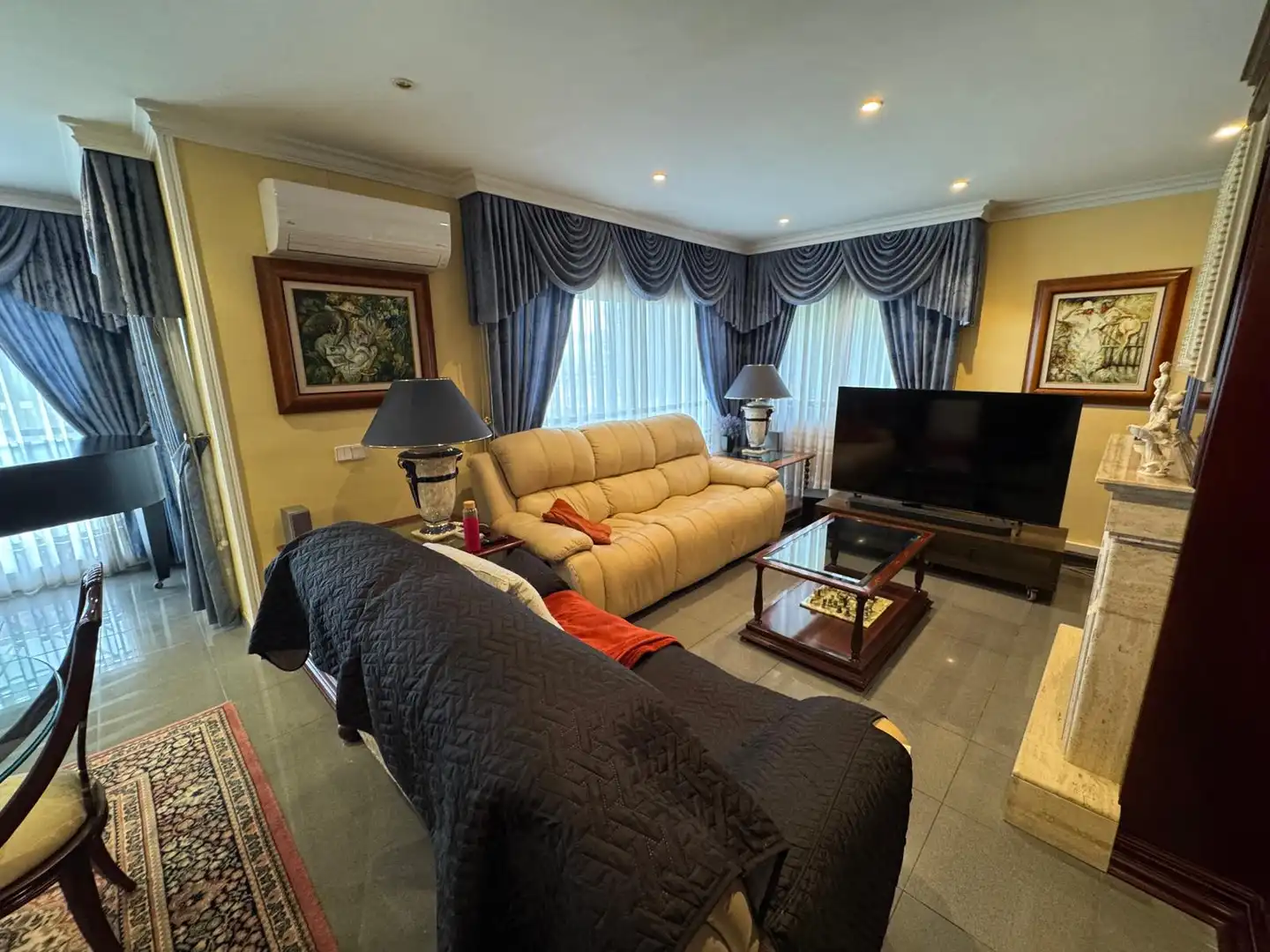 Living room of Houses for sale in Pallejà  with Air Conditioner, Heating and Private garden
