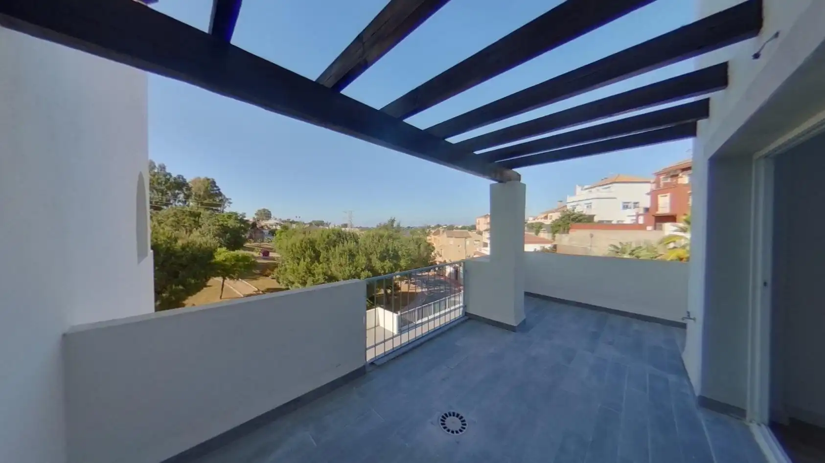 Terraza de Planta baja en venta en Marbella con Piscina y Piscina comunitaria