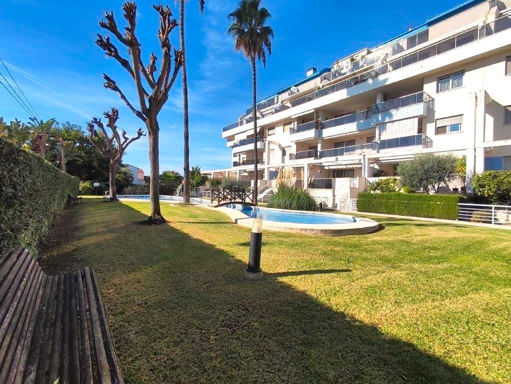 Vista exterior de Apartament en venda en Dénia amb Aire condicionat, Terrassa i Alarma