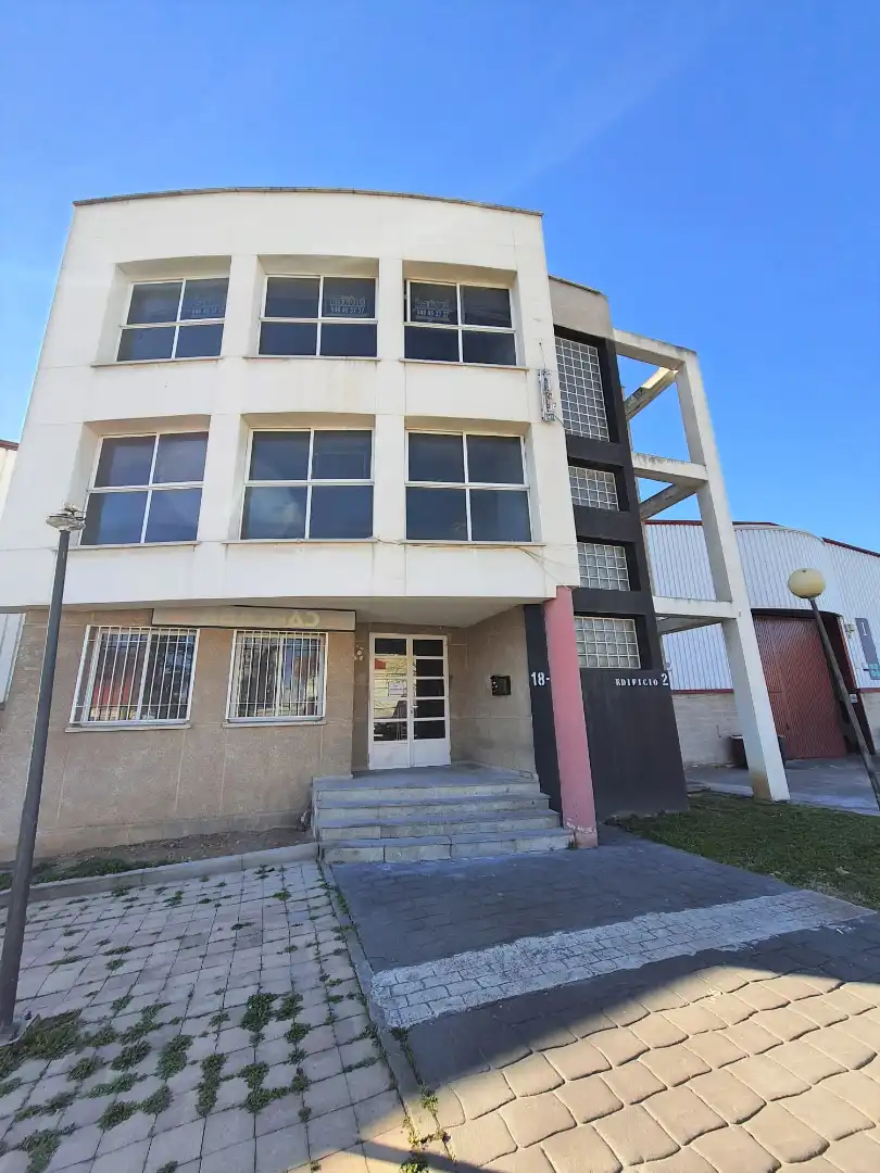 Vista exterior de Oficina de alquiler en Azuqueca de Henares con Aire acondicionado, Calefacción y Trastero