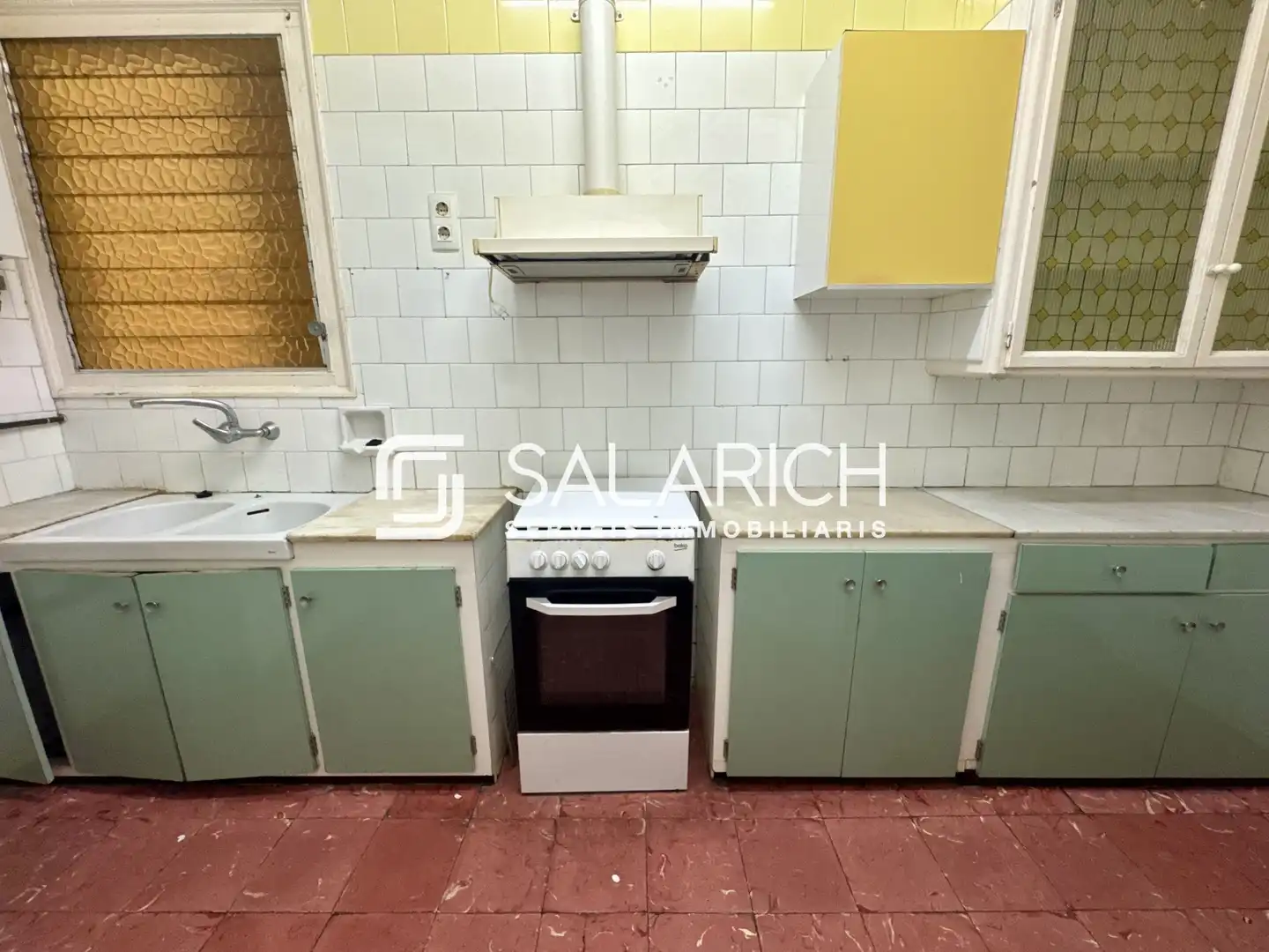 Kitchen of Flat for sale in Barcelona  with Air Conditioner and Balcony