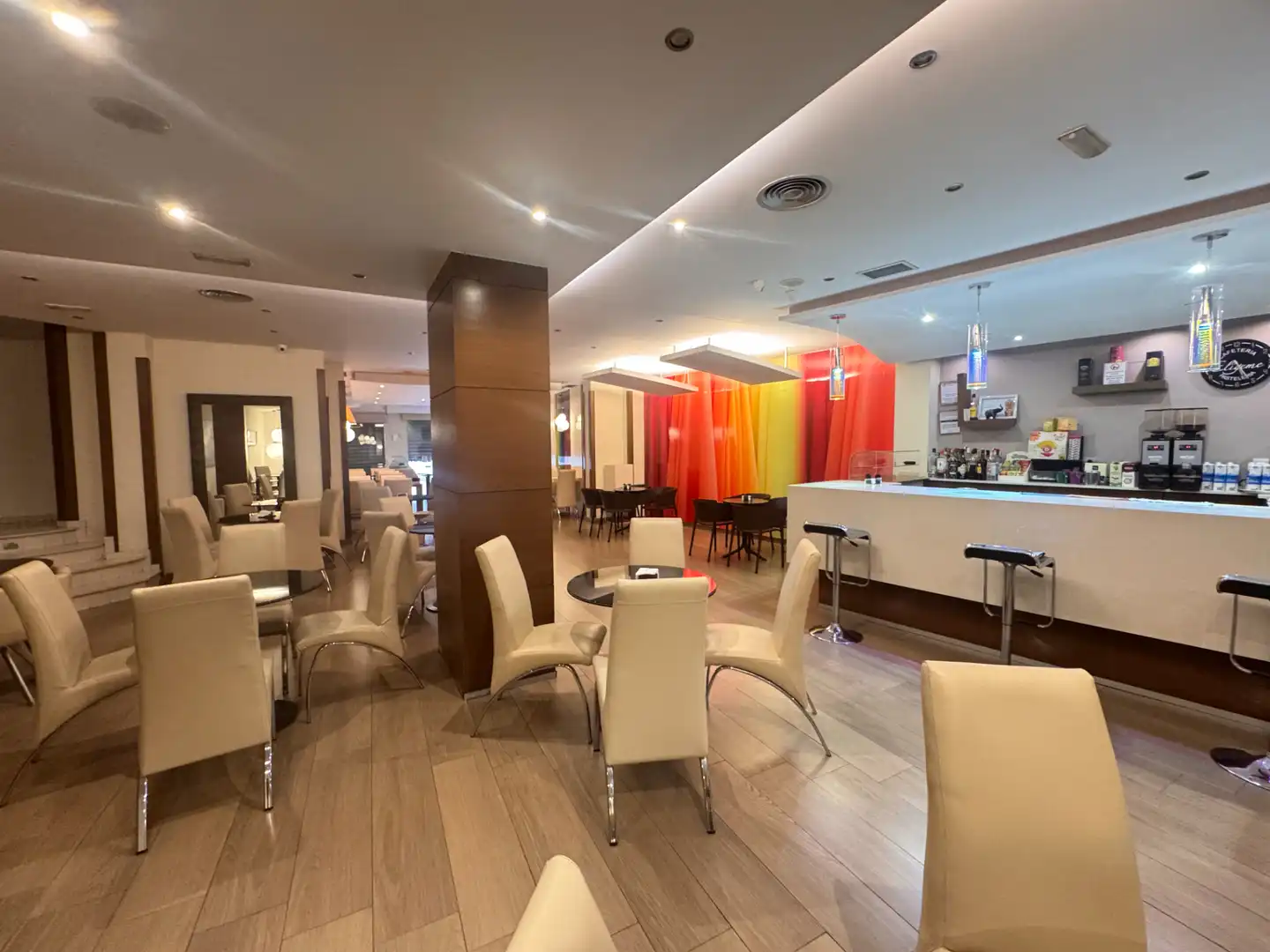 Local comercial en venta en Avinguda del País Valencià 65, imagen 9
