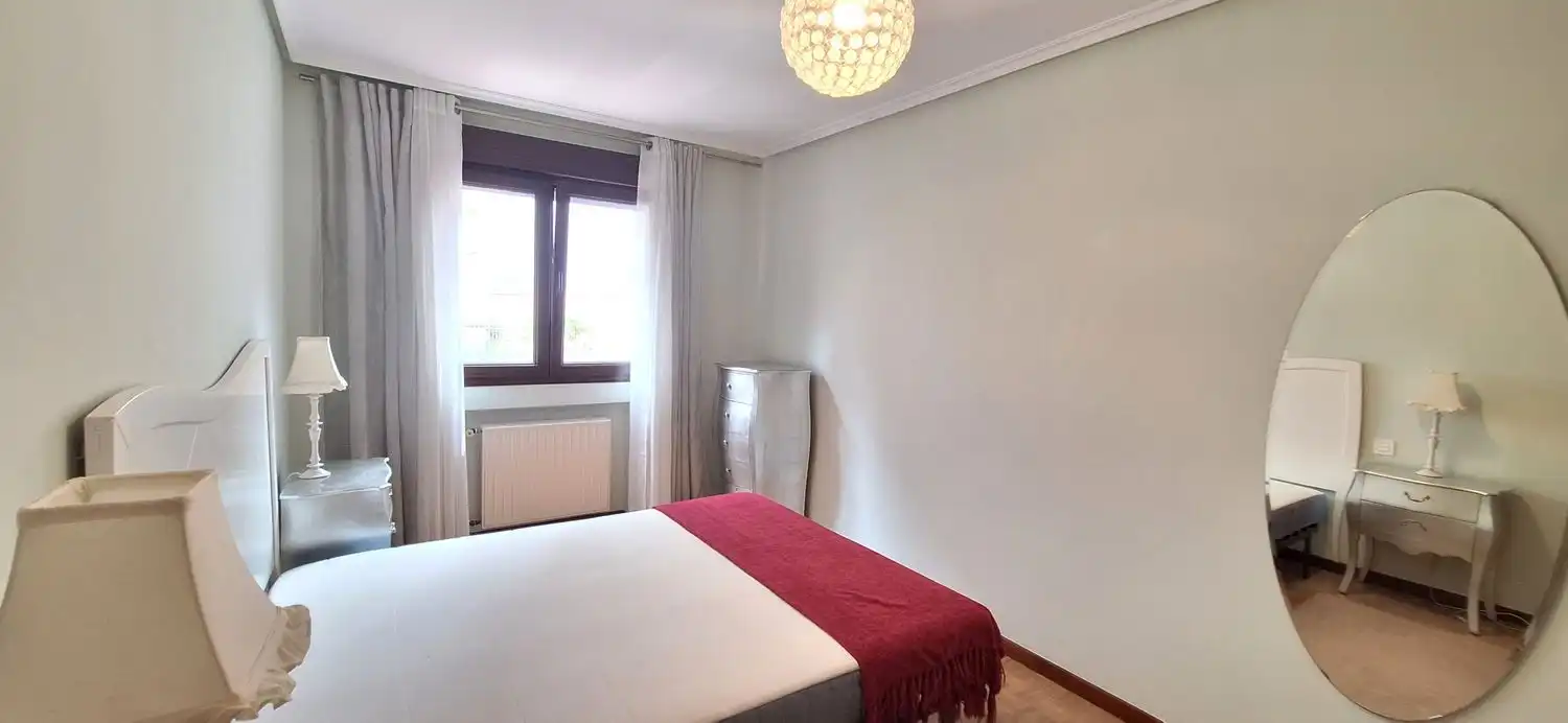 Bedroom of Flat for rent in Gijón   with Heating, Terrace and Swimming Pool