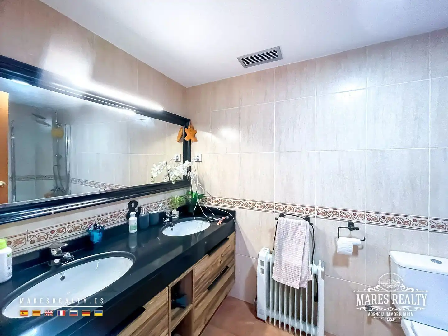 Baño de Casa adosada en venta en Canet de Mar con Aire acondicionado, Calefacción y Jardín privado