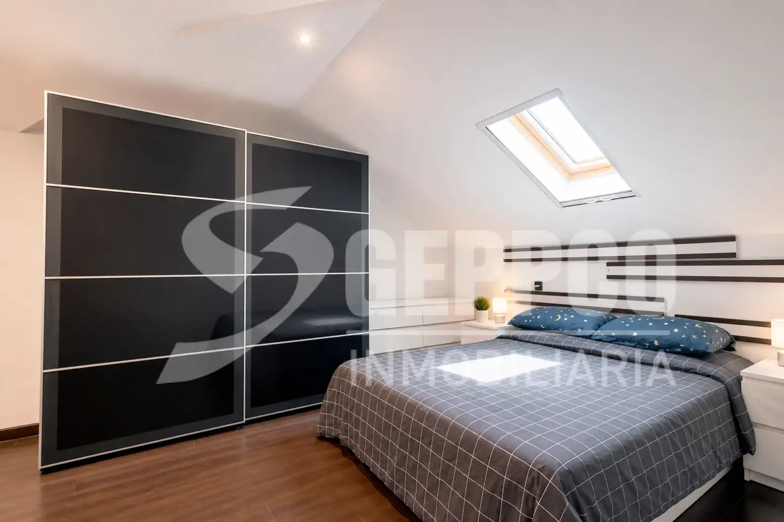 Habitación de Dúplex en venta en Villalbilla con Aire acondicionado