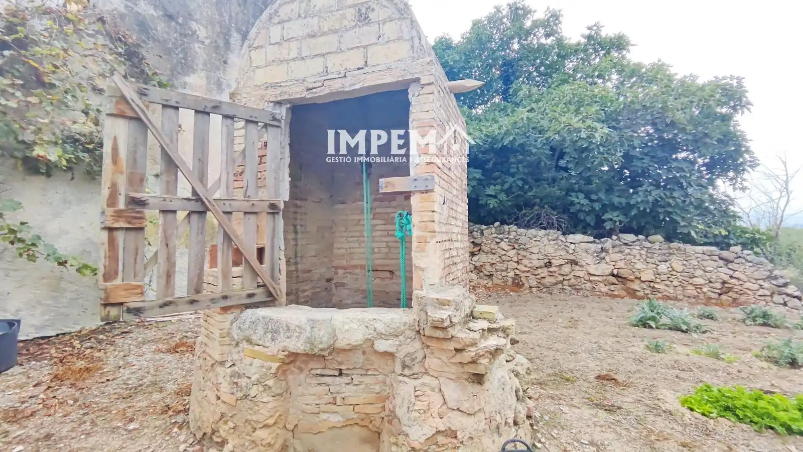 Edifici en venda en Santa Fe del Penedès
