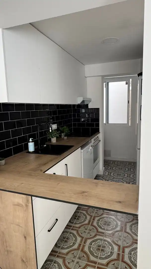 Wohnung zur Miete in Plus Ultra, En Corts - Doctor Waksman