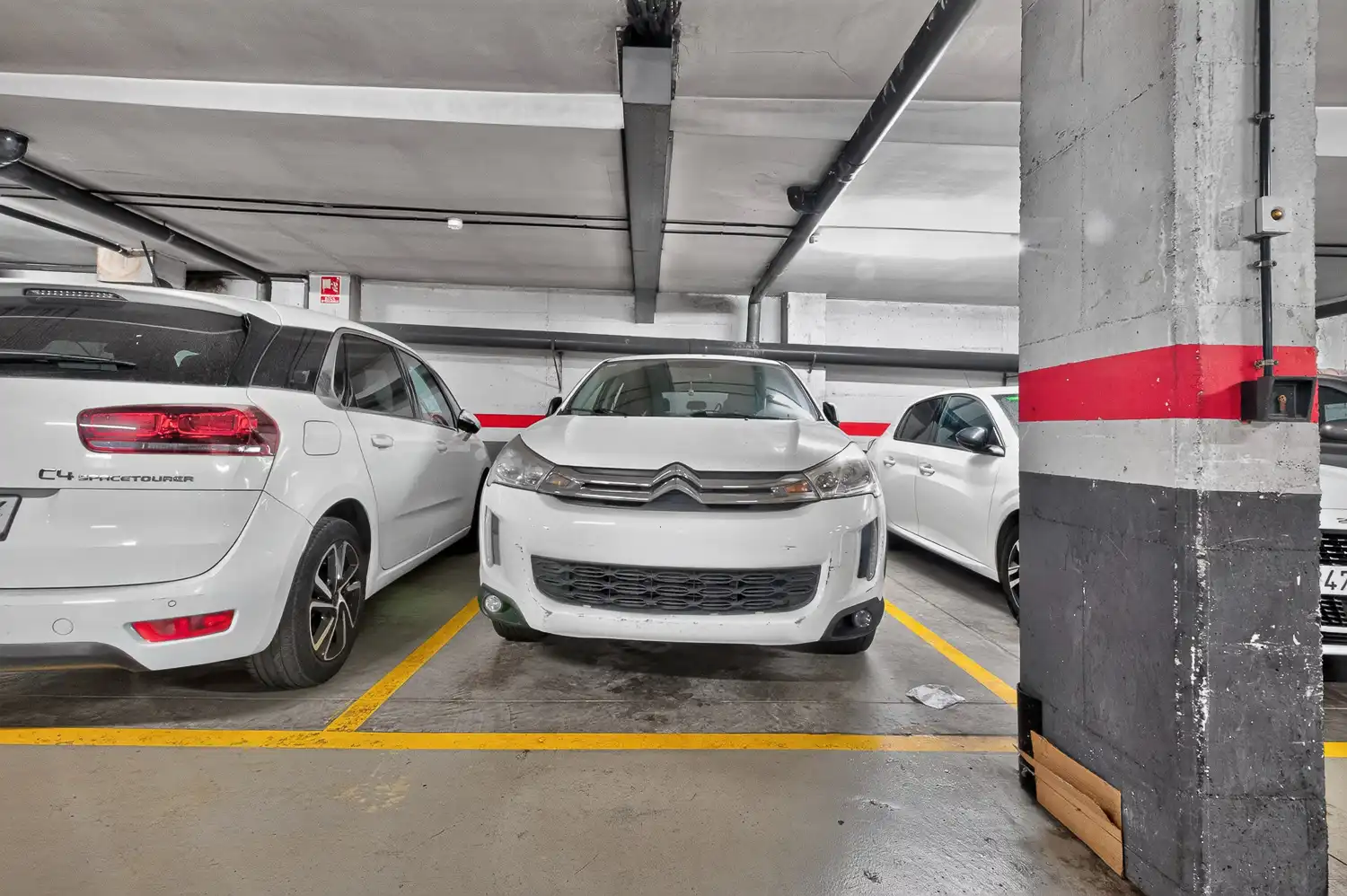 Parking de Dúplex en venta en Terrassa con Calefacción y Balcón