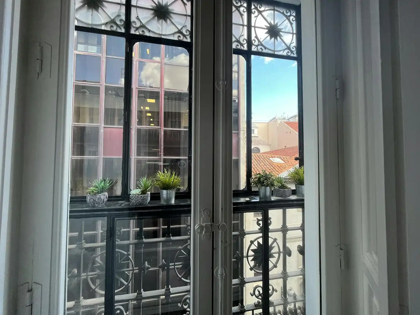 Balcony of Flat for rent in Madrid  with Air Conditioner, Heating and Private garden