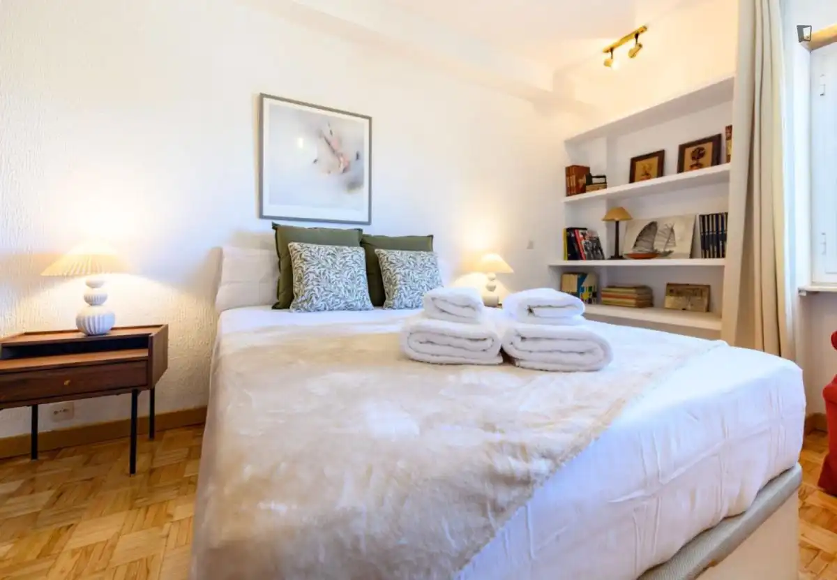 Dormitori de Apartament de lloguer en Madrid amb Aire condicionat, Moblat i Forn