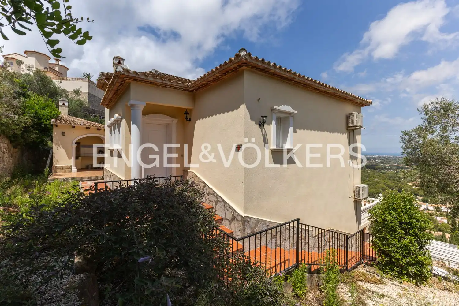 Vista exterior de Casa o xalet en venda en Pedreguer amb Aire condicionat, Calefacció i Jardí privat