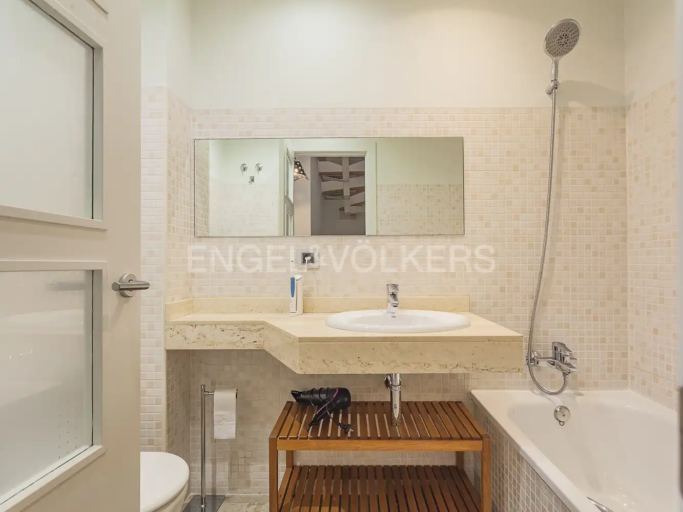 Baño de Piso en venta en Sabadell con Aire acondicionado, Calefacción y Jardín privado