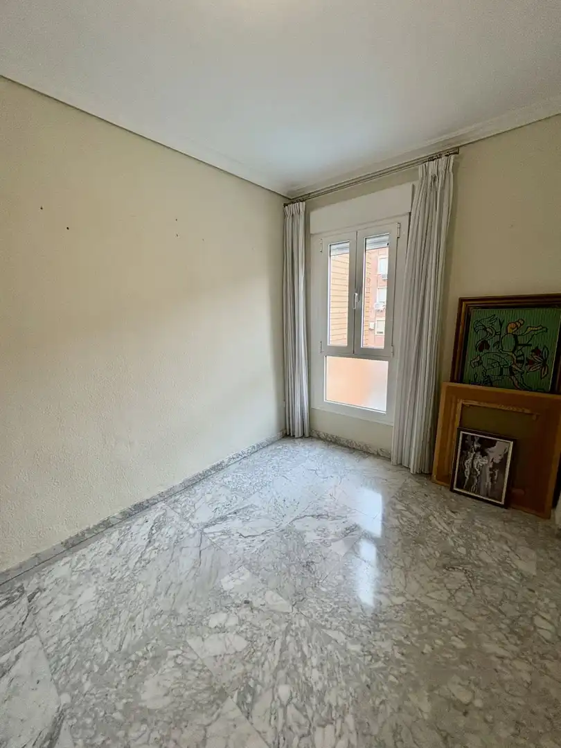 Bedroom of Flat for sale in Sevilla  with Air Conditioner, Heating and Terrace