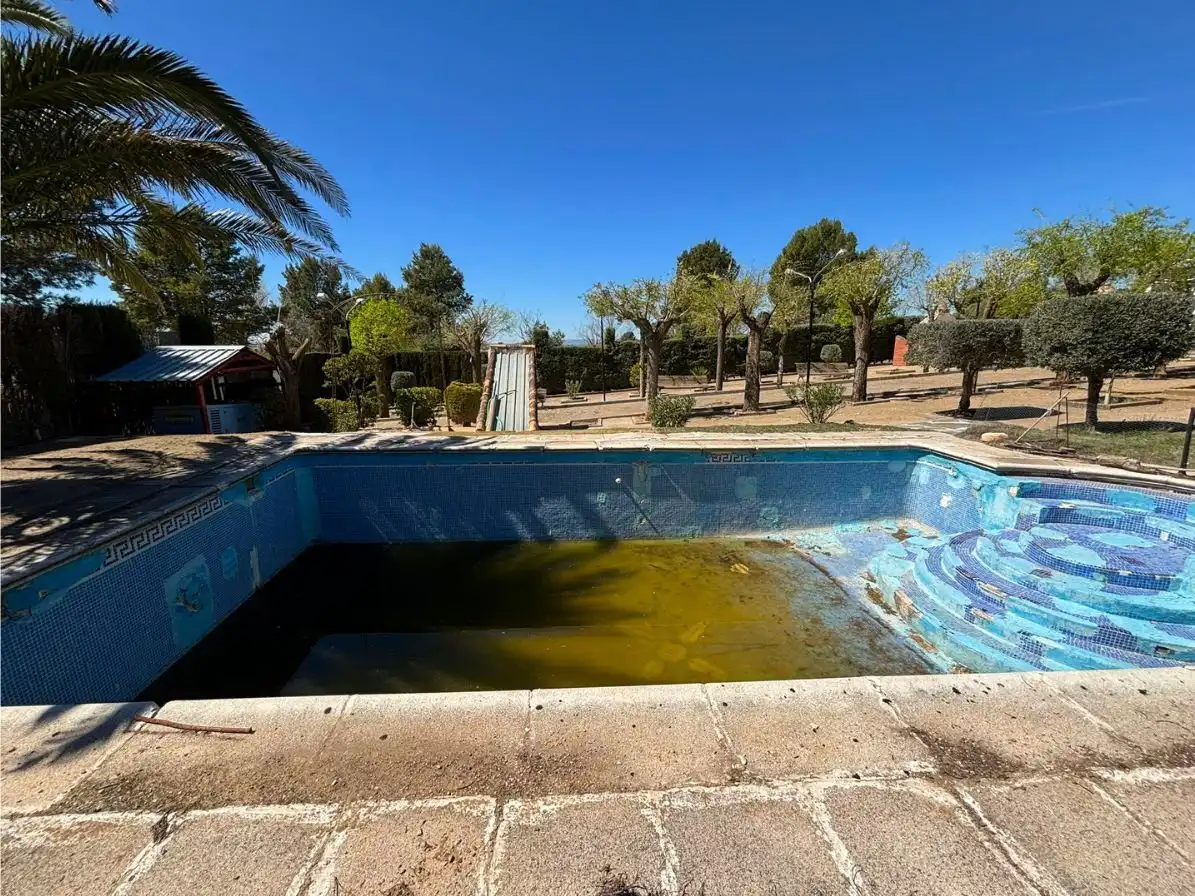 Piscina de Finca rústica en venta en Campo de Criptana con Jardín privado y Piscina
